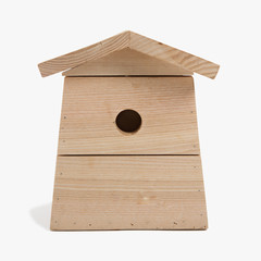 Obraz na płótnie Canvas Wooden birdhouse or nesting-box isolated on white background