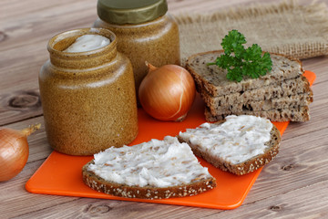 Brot mit Griebenschmalz