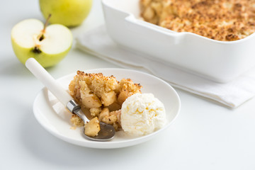 apple crumble pie and vanilla ice cream
