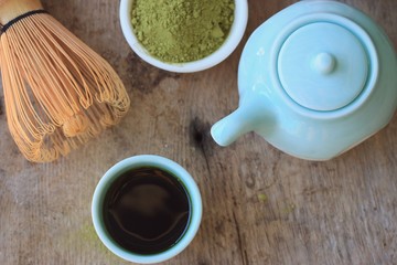 hot green tea with powder