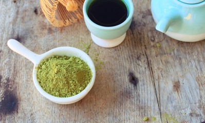 hot green tea with powder