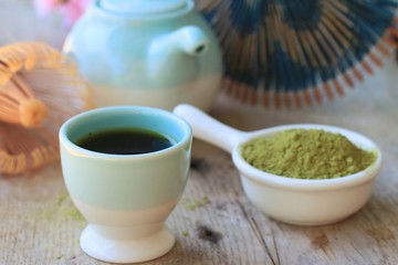 hot green tea with powder