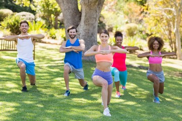 Obraz premium Group of friends exercising