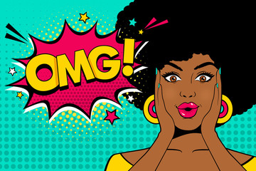 Wow Pop Art weibliches Gesicht. Sexy überraschte junge Afrikanerin mit offenem Mund und Afrofrisur und OMG! Sprechblase. Vektor heller Hintergrund im Retro-Comic-Stil der Pop-Art.