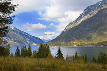 Panorama vom Achensee in Tirol.