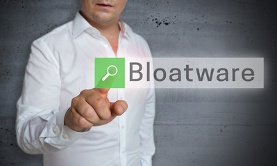 Bloatware browser wird von Mann bedient konzept
