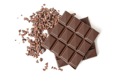 Bitterschokolade und Kakao-Nibs