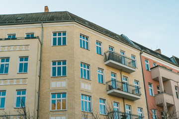 Fototapeta na wymiar old apartment building at Berlin prenzlauer berg