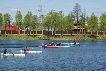 Obraz premium Competition in canoes on the river 