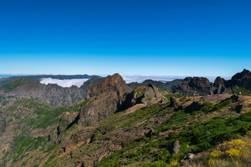 Fototapeta na wymiar Hiking Pico do Arierio, Pico Ruivo, Madeira, Portugal