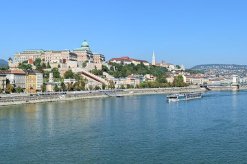 Obraz premium Budapest, Hungary. View from Elisabeth Bridge on Royal Palace, Sandor Palace, Matthias Church, Fisherman's Bastion and fragment of Szechenyi Chain Bridge over Danube.