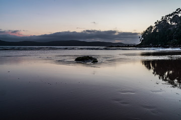Fototapeta premium Daybreak waterscape at the beach