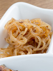 Japanese cuisine, coocked shirataki noodles