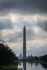 Fototapeta na wymiar Washington Monument on Cloudy Day
