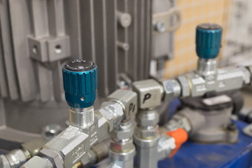 Hydro station throttle