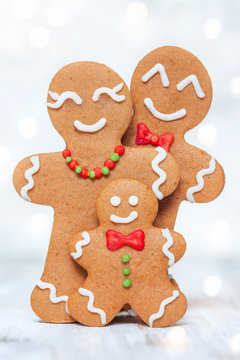 Gingerbread man family