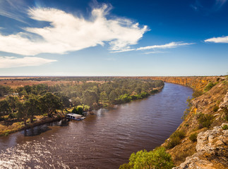 Fototapeta na wymiar Murray River high cliffs view Australian landscape