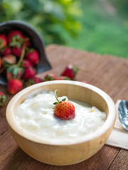 strawberry yogurt, with fresh strawberries