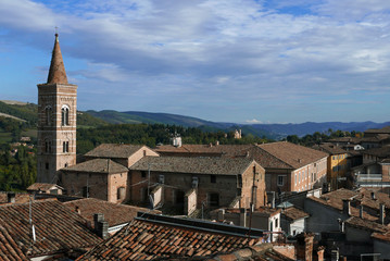 Eglise San Francesco à Urbino, Italie