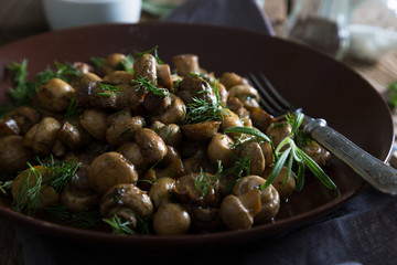 Roasted mushrooms with herbs