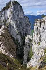 Blick in den gelbe Wand Steig