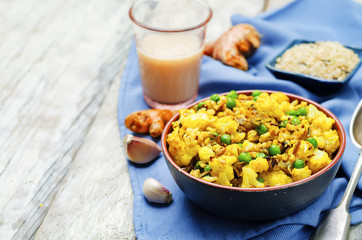 cauliflower green peas turmeric rice