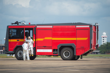 Obraz premium fire brigade at the airport