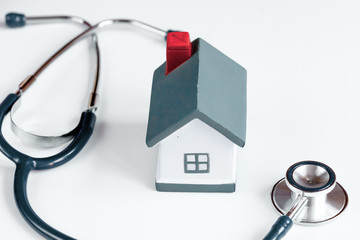 concept calling doctor to home check up