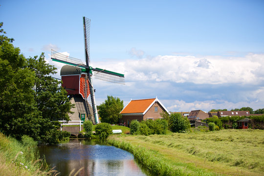 Windmill in farmland in Oud Ade Holland