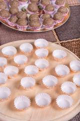 Paper baskets for chocolate balls