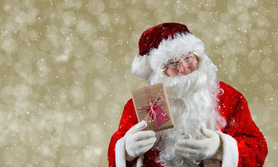 Santa Holding Present