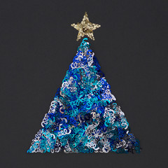 Елка из конфетти