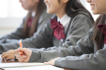 勉強をする中学生の手元