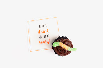 Süßer bunter Cupcake mit Demo