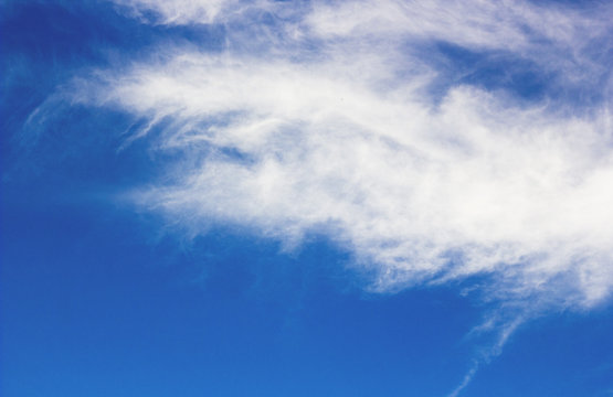 bblue sky with clouds moves.