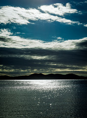 Kontrastreiche Aufnahme vom Mittelmeer