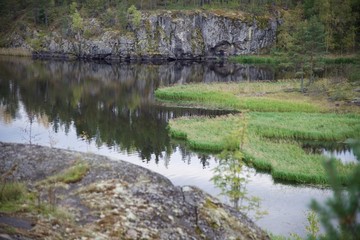 Болото в карельских скалах