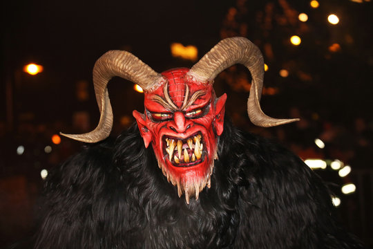 Krampus- und Perchtenlauf in Bad Goisern