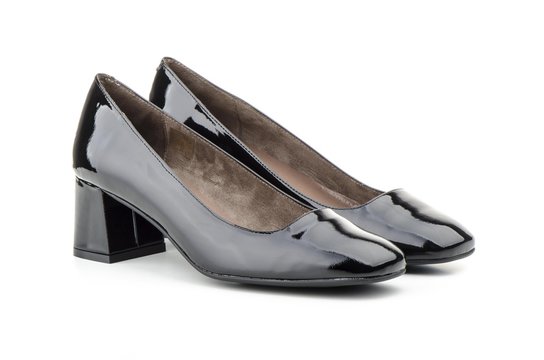 Zapatos de mujer en piel charol negra