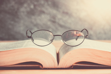 Book&Glasses