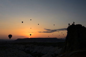 kapadokyada g&uuml;ndoğumu izlemek