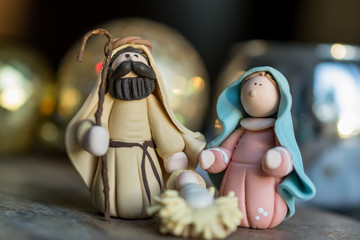 El nacimiento navideño crea el ambiente de convivencia.