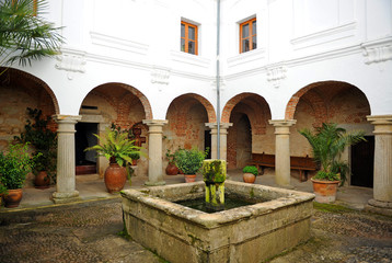 Claustro del monasterio del Palancar, Pedroso de Acim, provincia de Cáceres, España