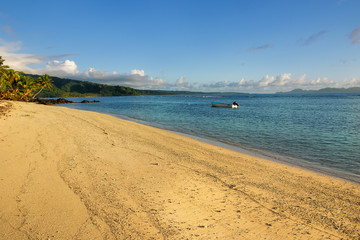 Obraz premium Sandy beach in Lavena village on Taveuni Island, Fiji