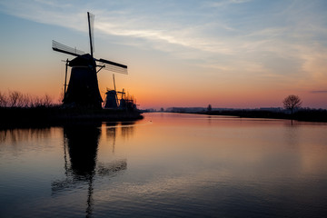 Fototapeta na wymiar Kinderdijk in holland