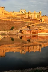 Tableaux sur verre Travaux détablissement Amber Fort reflected in Maota Lake near Jaipur, Rajasthan, India