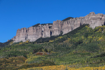Fototapeta na wymiar Colorado mountain ridge during fall colors
