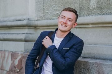 Obraz premium businessman working outdoors