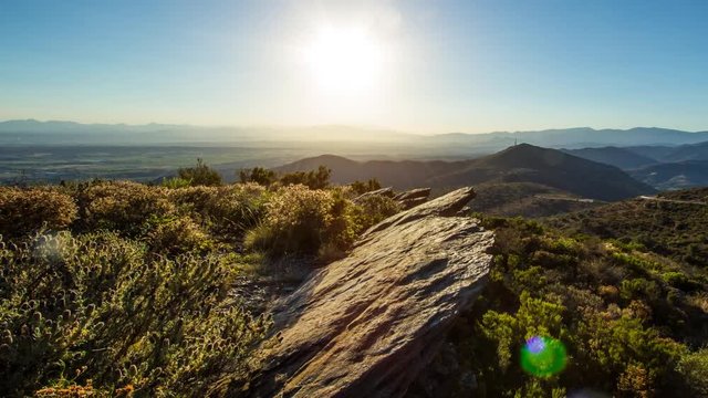 Zeitraffer tourismus, Sonnenuntergang in den Spanischen Bergen von Katalonien