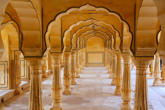 Sattais Katcheri Hall in Amber Fort near Jaipur, Rajasthan, Indi